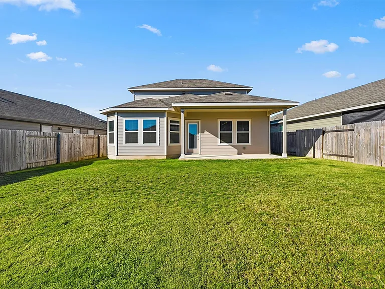 520 Loriner Way — Photo 32