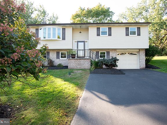 2nd image of 1199 Randy Dr