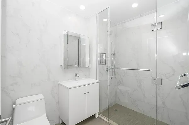 Rented by Bond New York | media 32