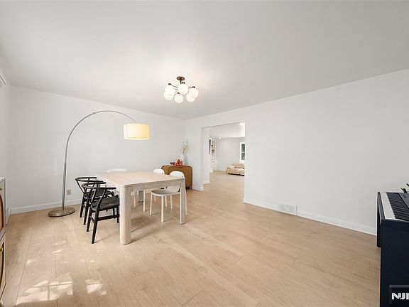 4th image of 85 Park Ave