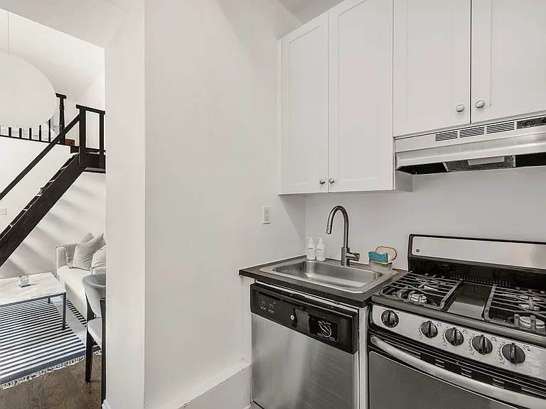 10 5th Ave #2CD — Photo 6