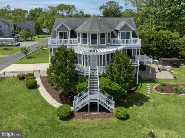 7802 Harbor Rd, Pasadena, MD 21122