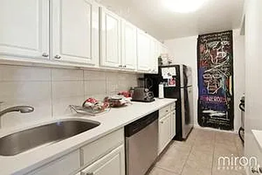 Rented by R New York