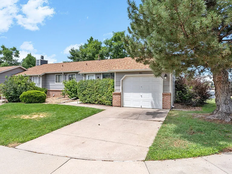 551 W Crestline Cir #9D2 — Photo 22