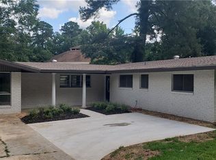 1046 Edgewood Dr, Pineville, LA 71360
