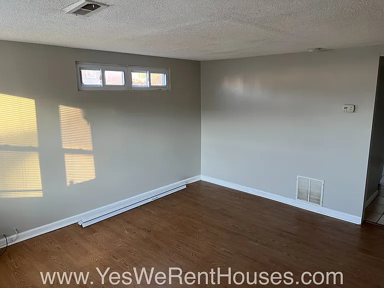 2801 Hinsdale Dr — Photo 4