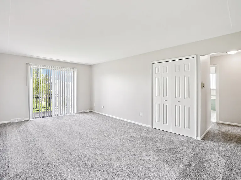 Rivercrest Apartments — Photo 28