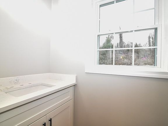 3rd image of 19 Mammoth Road