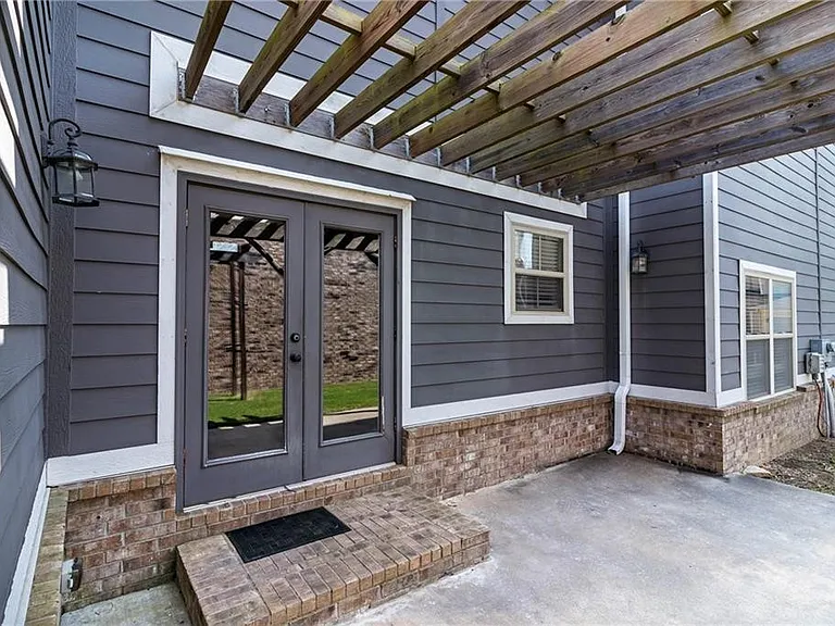 525 N Rupple Rd — Photo 23