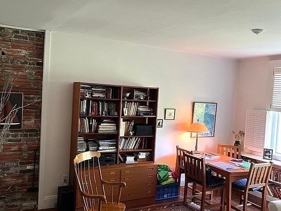 4th image of 54 Babcock St #4