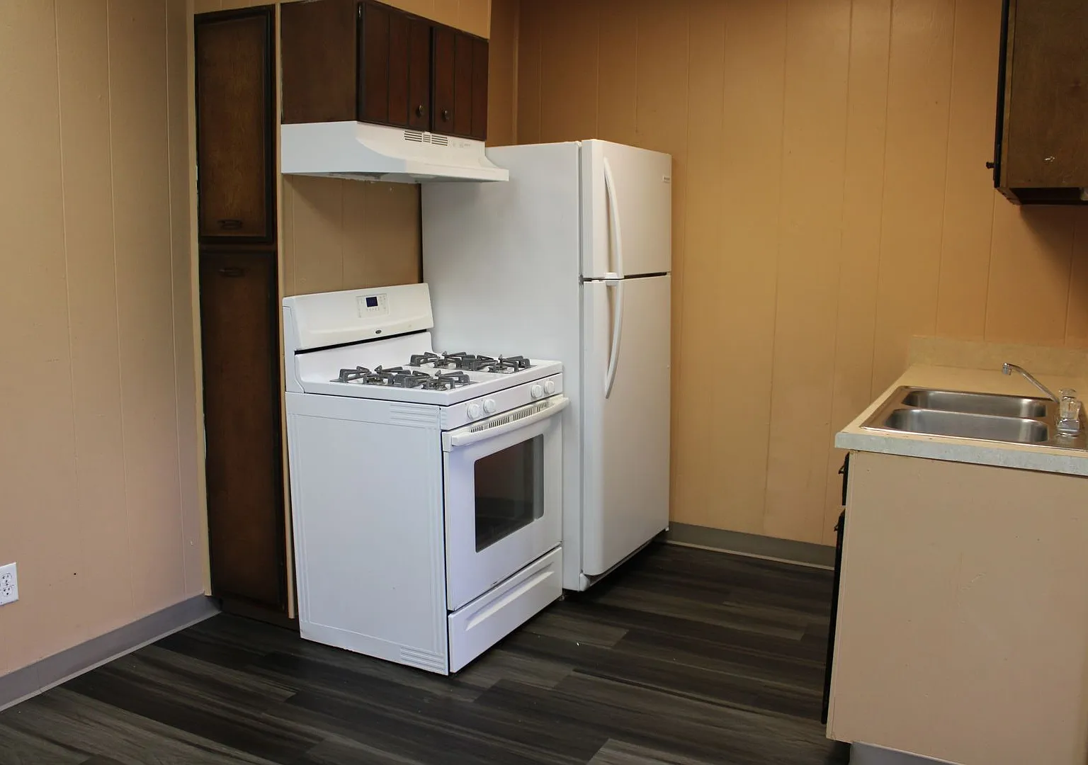 First Floor One Bedroom Apartment — Photo 3
