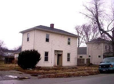 1st image of 151 S Sycamore St
