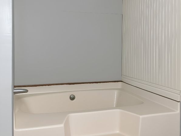 121 S Pine St LOT 6