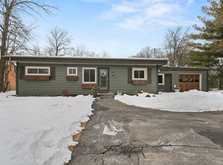 W275N1294 Spring Hill Dr, Pewaukee, WI 53072