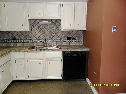 4th image of 4030 W 97th St APT 103