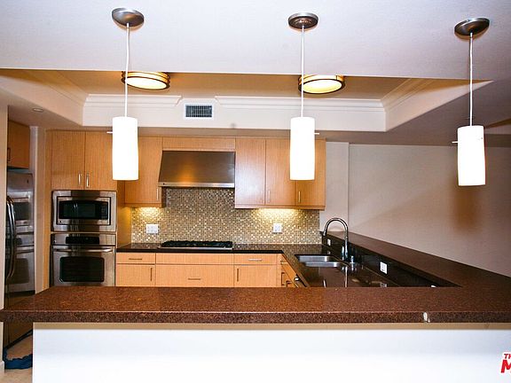 3rd image of 311 S Gramercy Pl Unit 205