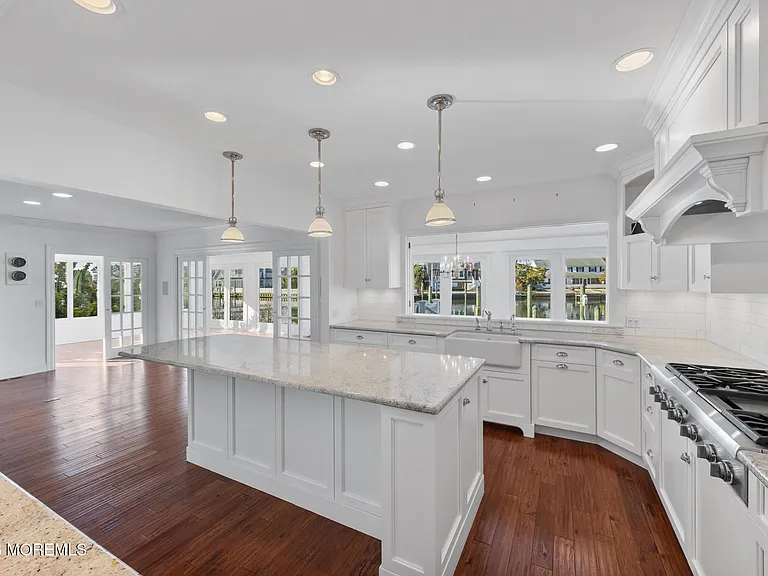 954 Barnegat Ln — Photo 23