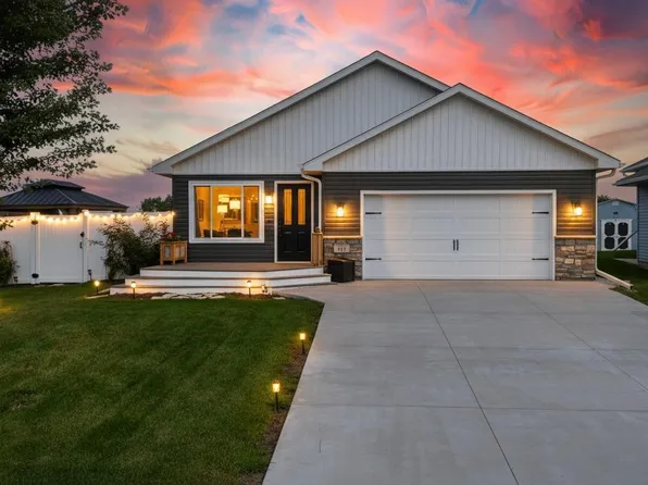 511 Juniper Ln NW, Montgomery, MN 56069