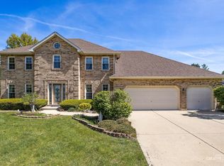 551 Norcross Dr, Batavia, IL 60510