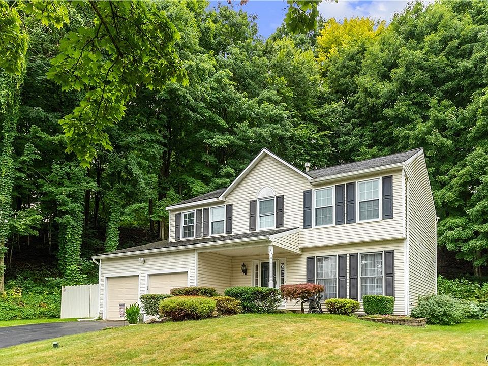 1st image of 2 Chaucer Cir