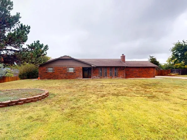 4846 Sunnyslope Dr, Woodward, OK 73801