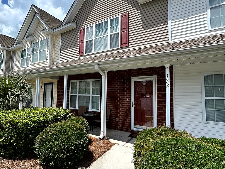 122 Sonata Cir — Photo 1