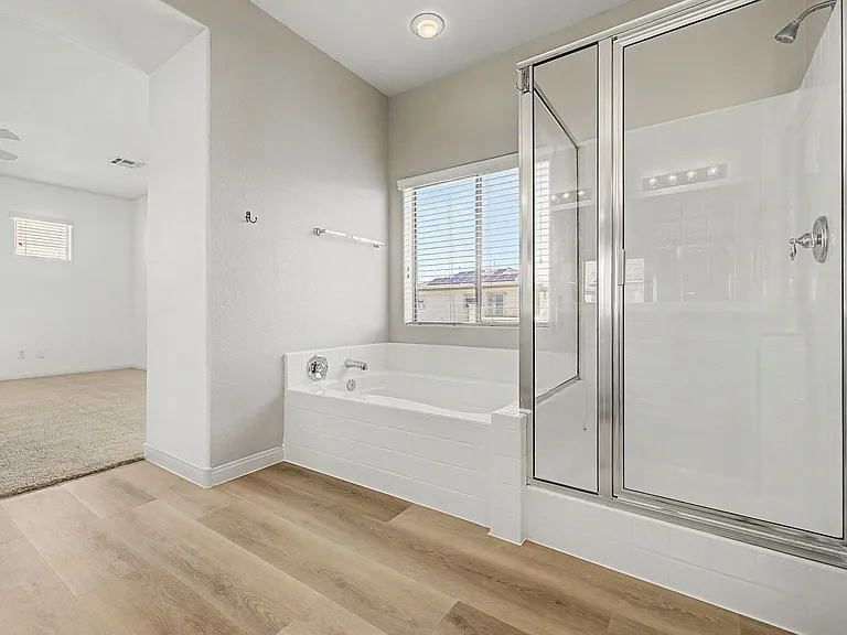 4204 Lower Saxon Ave — Photo 20