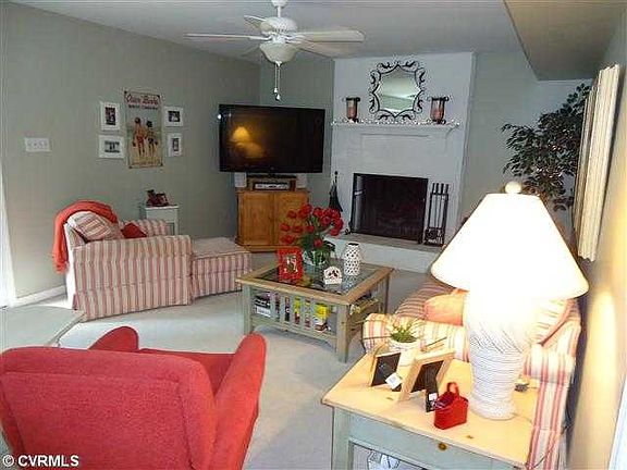 2nd image of 9712 Dove Hollow Ln