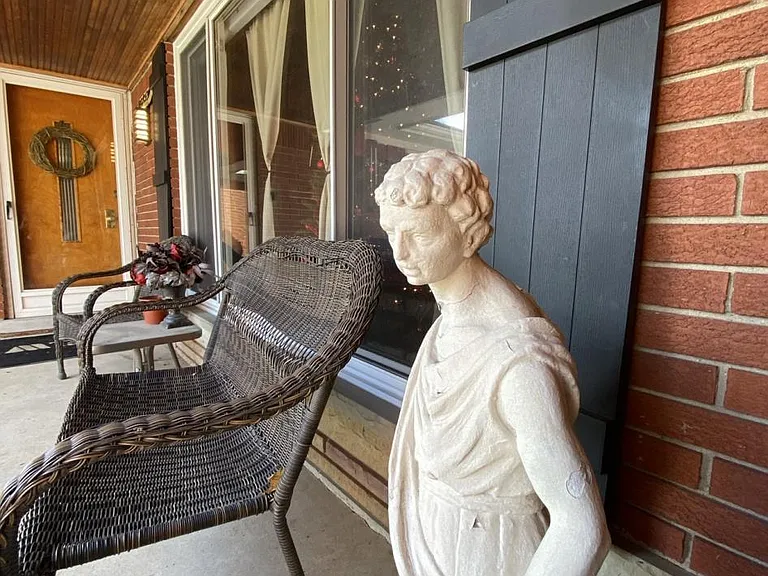 38259 Sheffield St — Photo 15