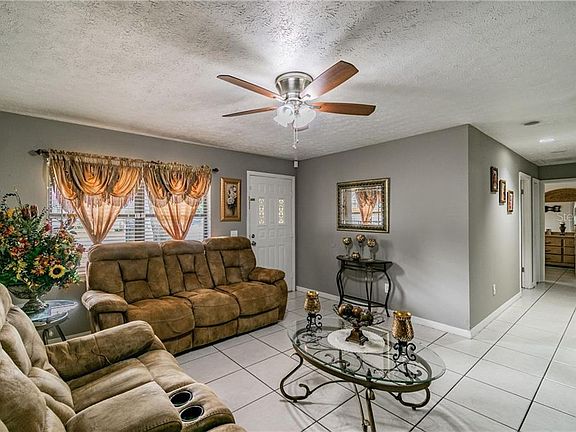 3rd image of 806 E 127th Ave