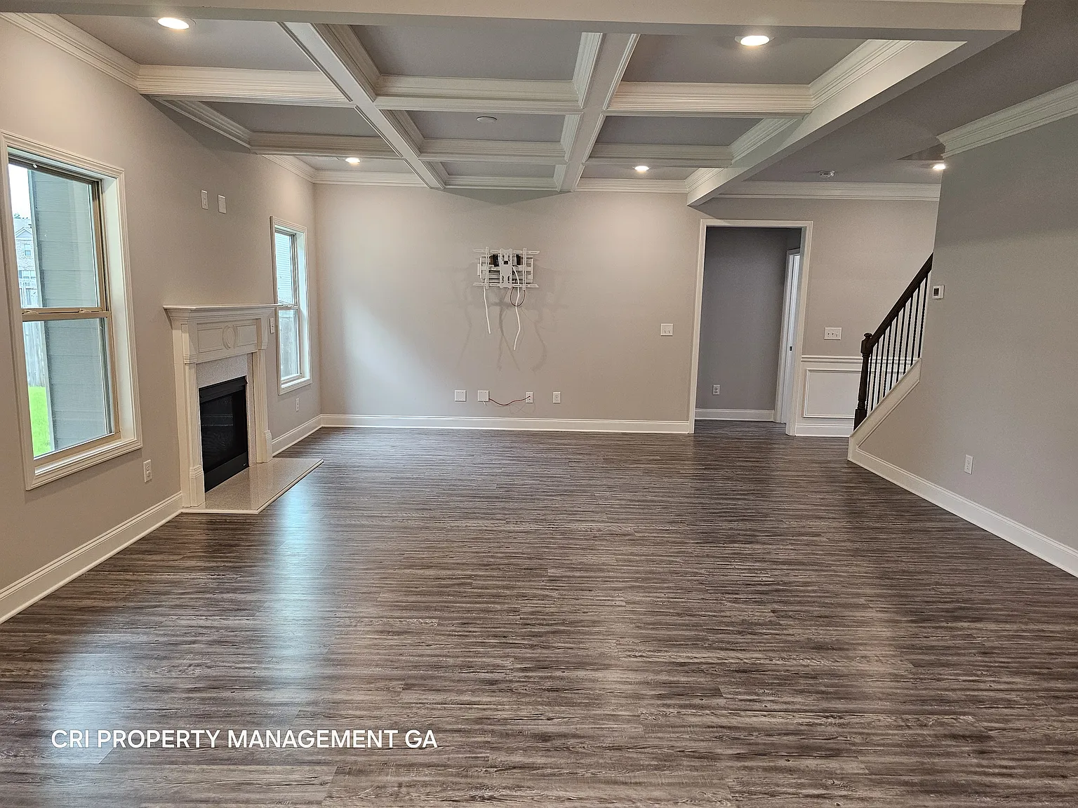 352 Newshaw Dr — Photo 4