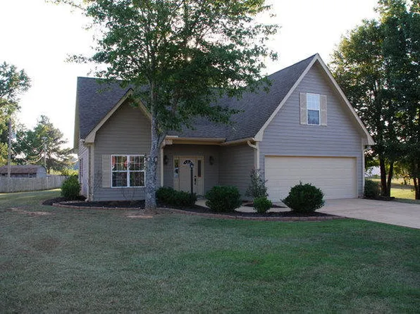 56 Ora Ln, Caledonia, MS 39740