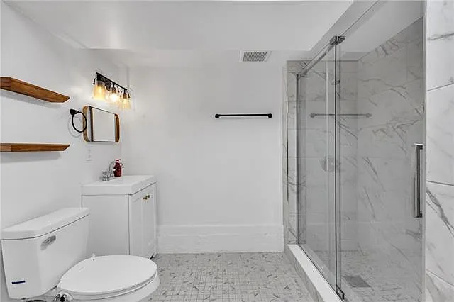1539 Dante St #B — Photo 11