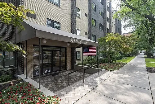 515 W Wrightwood Ave #509 Photo 1