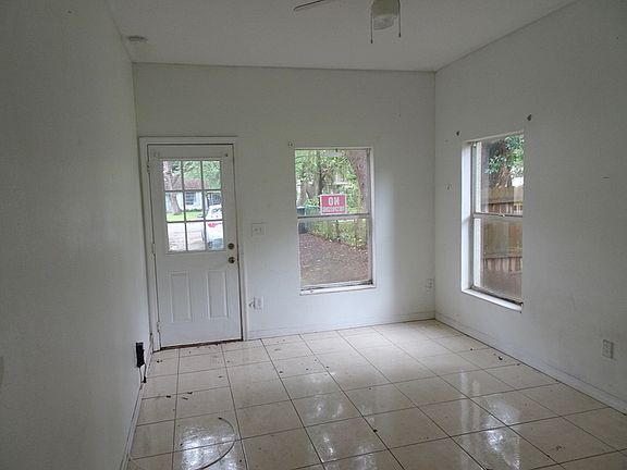 4th image of 8918 N Orleans Ave