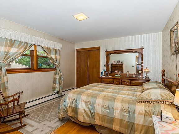 4th image of 9421 Massasoit Ave