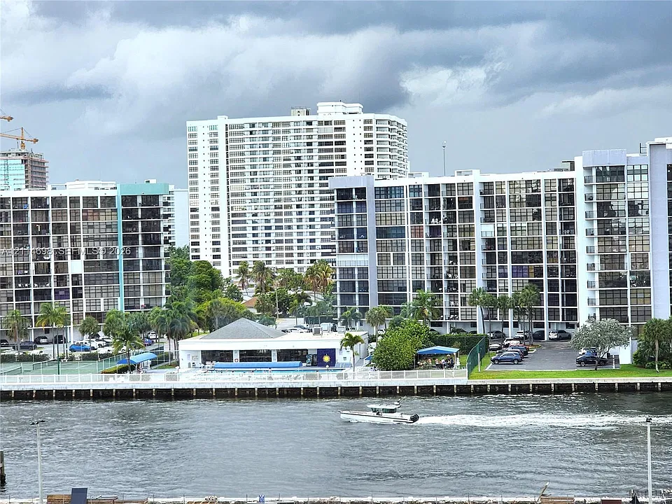 3505 S Ocean Dr #705