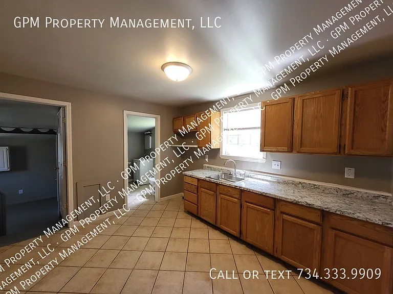 23378 Cunningham Ave — Photo 7