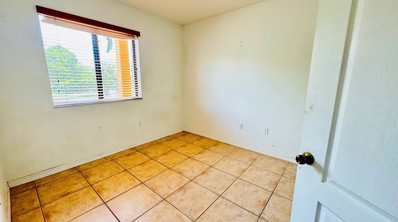 3 bed, 1208 sqft, $2,500 — Photo 4