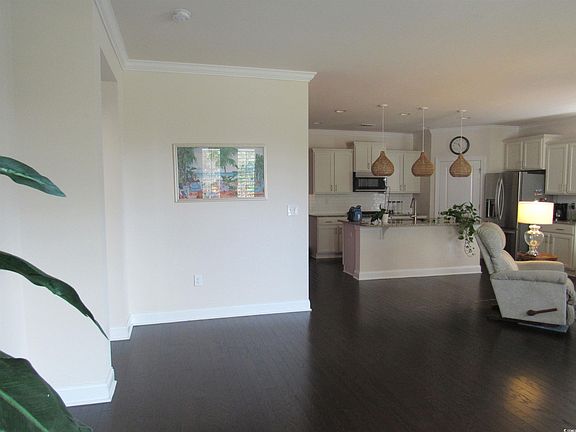 3rd image of 809 Bronwyn Circle