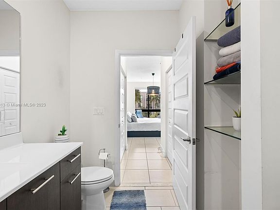 4th image of 4640 SW 84th Ave #36
