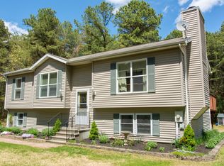 102 Lillibridge Rd, Plainfield, CT 06374