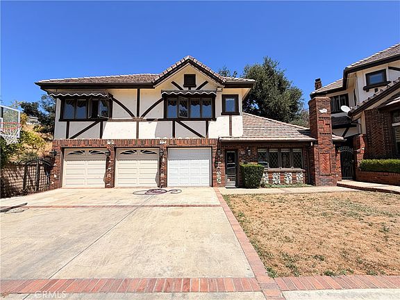 3rd image of 5190 Via Del Valle St