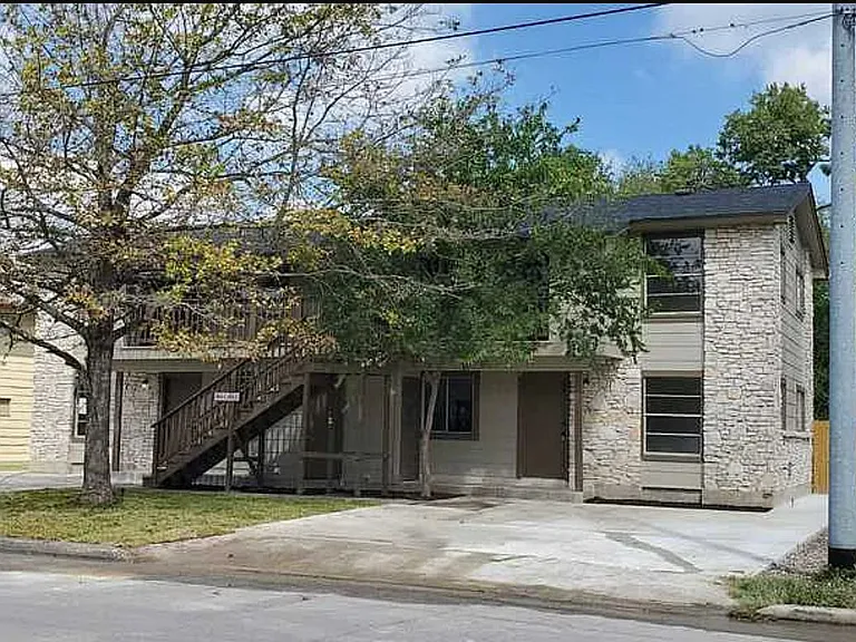 605-2 W Byrd Blvd — Photo 2