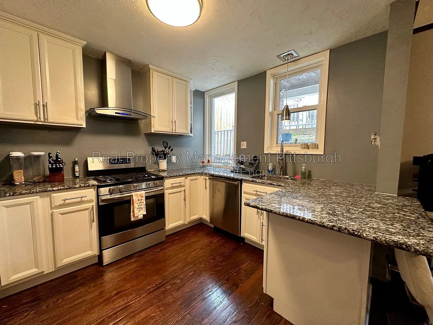 4 bed, 2.5 bath, 1536 sqft, $2,100 — Photo 3