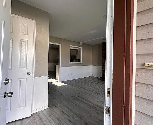 5th image of 3015 W Roxbury St #1