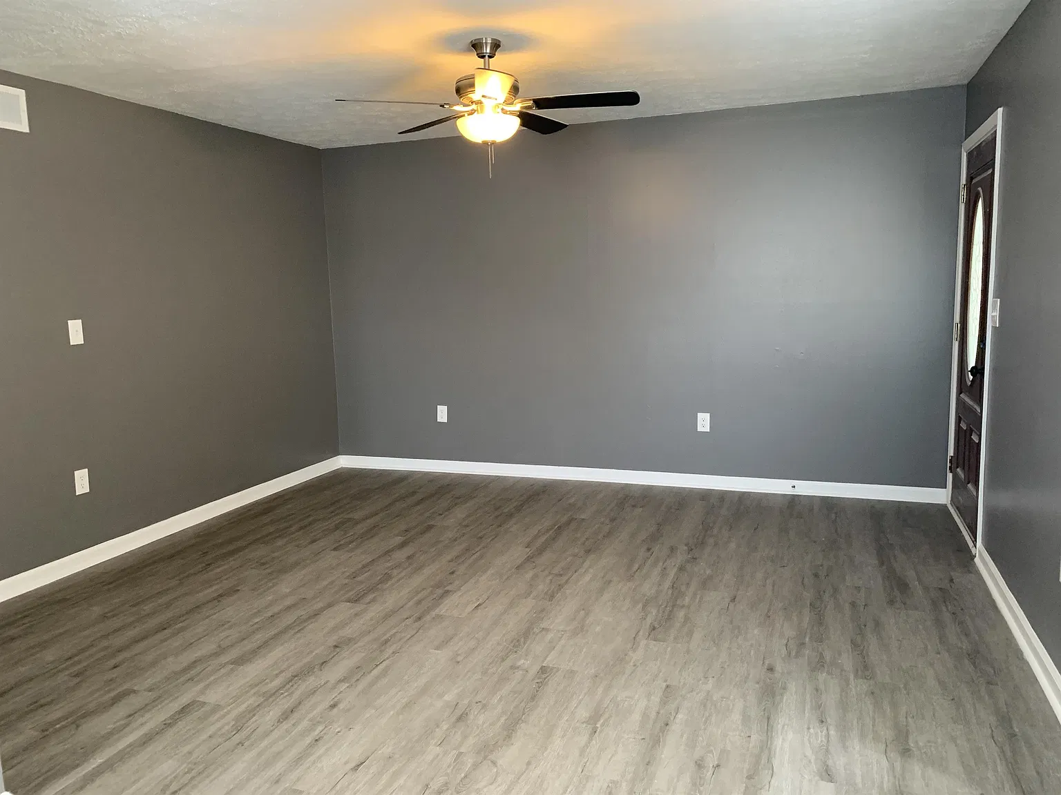 719 S Berthe Ave — Photo 3