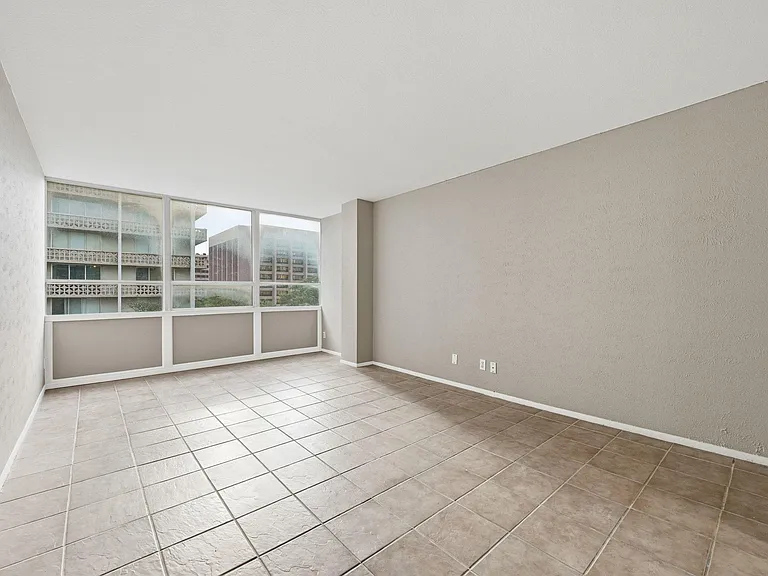1800 Lavaca St #515 — Photo 7