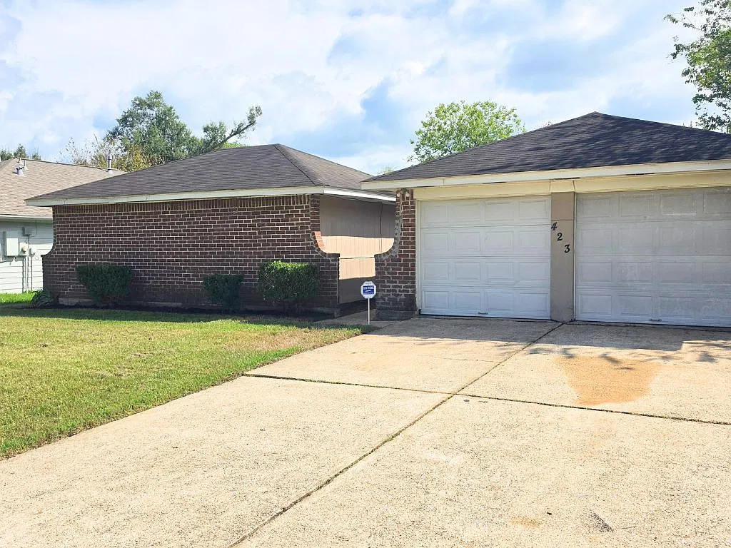 423 N Compass Rose Circle, Crosby — Photo 2