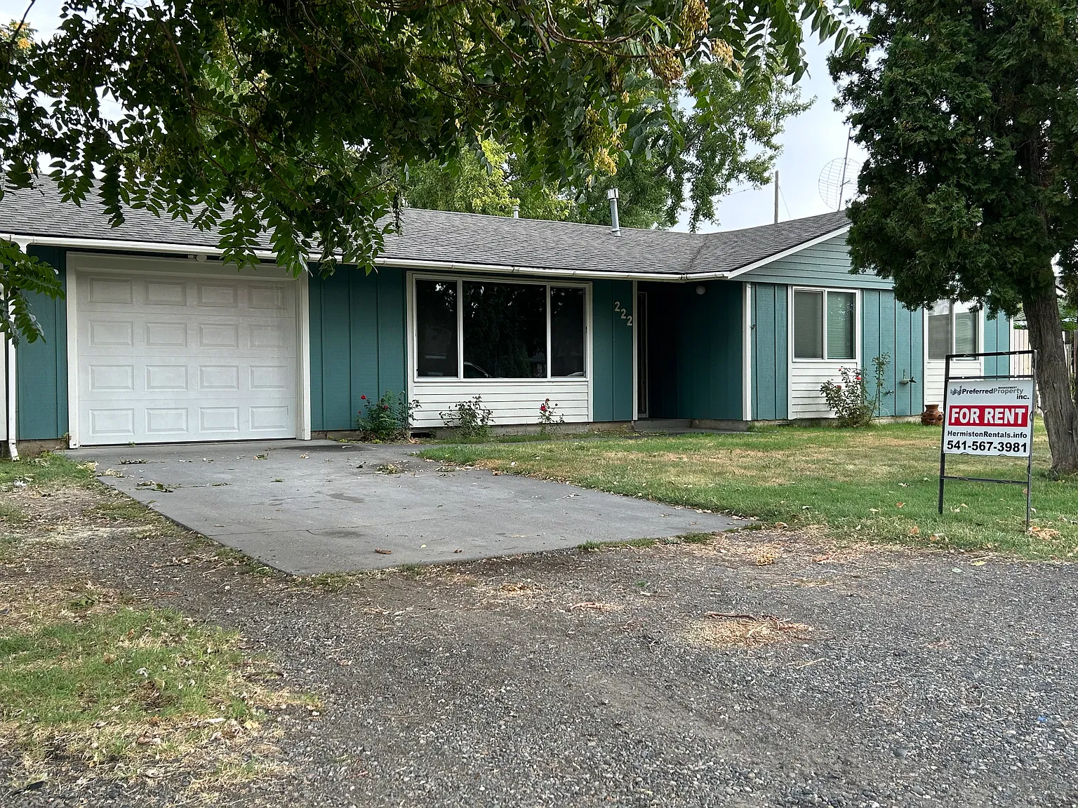 3 bed, 1038 sqft, $1,825 — Photo 1